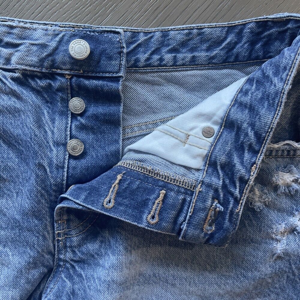 Free People We The Free Jean Shorts Cut Off Distressed Button Fly Size 31"W Y2k - Picture 6 of 9